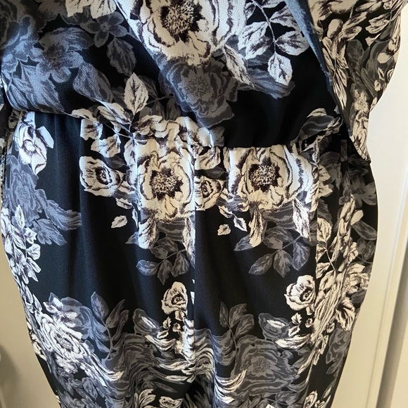PAPAYA WEEKEND Black Floral Spaghetti Strap Jumpsuit - Size 8 - Picture 3 of 12